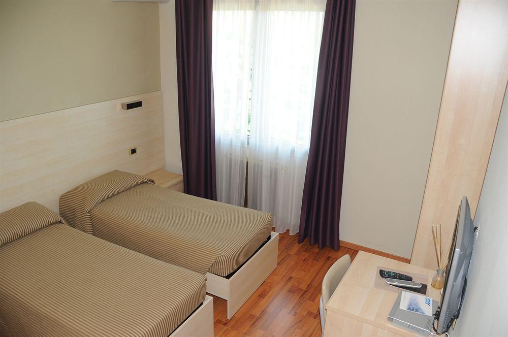Hotel San Francesco Borgomanero Exteriör bild